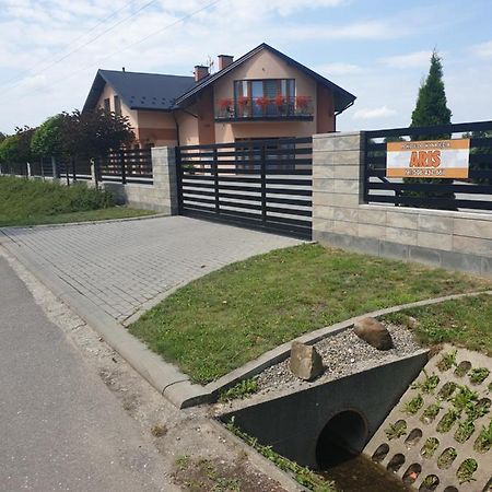 Aris Pokoje Goscinne Wojnicz Kültér fotó